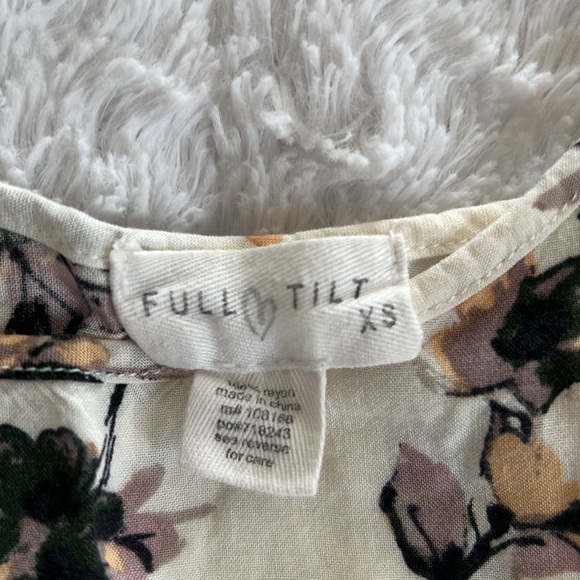 Mixed Lot of 2 Summer Cropped Blouses/Shirts. - Picture 6 of 11